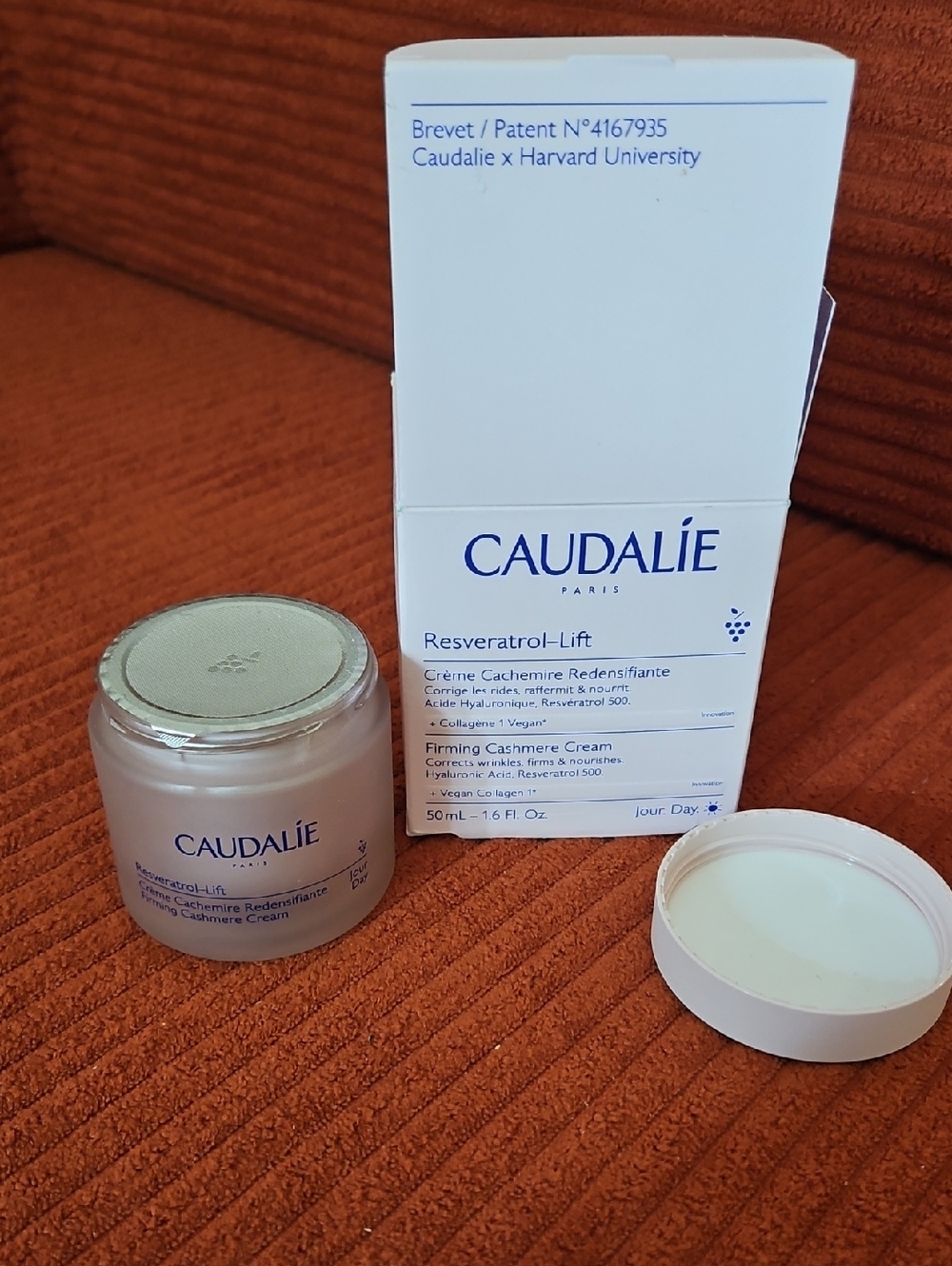 Caudalie Resveratrol-Lift Firming Cashmere Cream – White and Cream